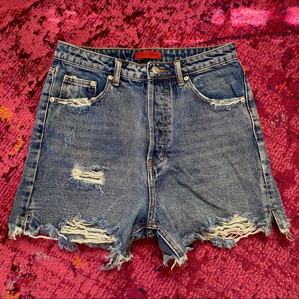DISTRESSED HIGH WAISTED DENIM SHORTS